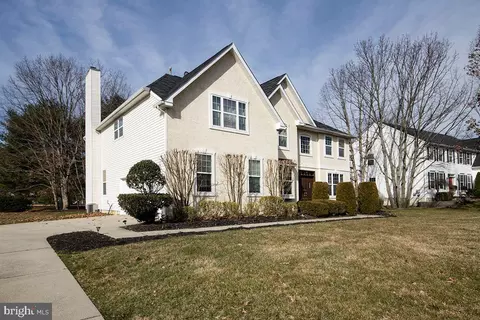 6 Goose Neck Ln, Sicklerville, NJ 08081