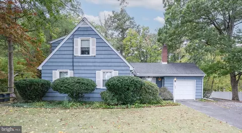 39 N Hilltop Ave, Somerdale, NJ 08083