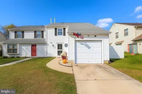 17 Hewitt Ln, Sicklerville, NJ 08081