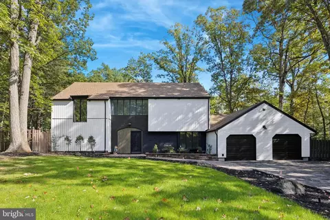 102 Lane Of Trees, Cherry Hill, NJ 08003