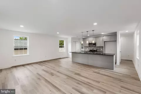Living - 19 E 2nd Ave, Pine Hill, NJ 08021 photo 3 of 5