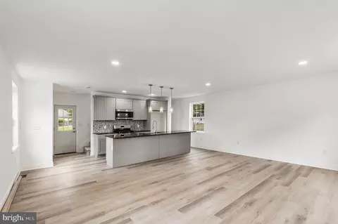 Living - 19 E 2nd Ave, Pine Hill, NJ 08021 photo 2 of 5
