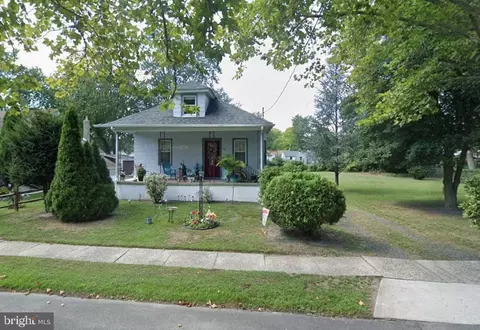 20 Elm Ave, Clementon, NJ 08021
