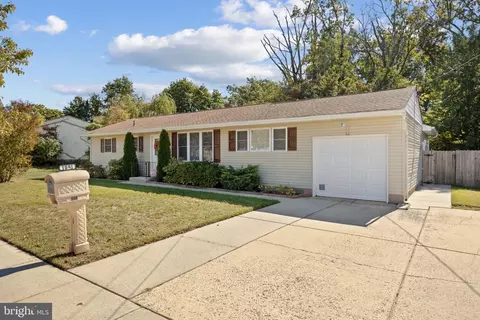 1091 Grandview Dr, Pine Hill, NJ 08021