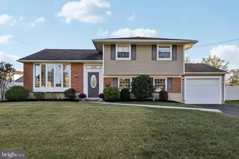 1042 Surrey Rd, Somerdale, NJ 08083