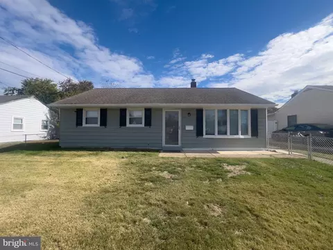 384 Windsor Dr, Bellmawr, NJ 08031