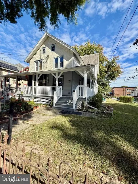 122 Cooper Ave, Woodlynne, NJ 08107