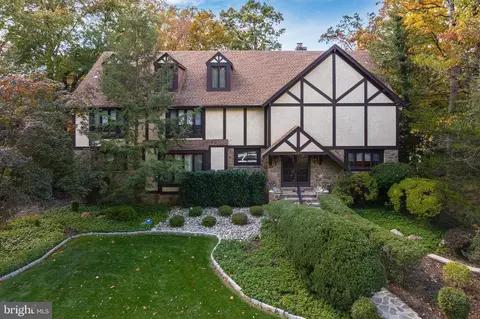 533 Heartwood Rd, Cherry Hill, NJ 08003