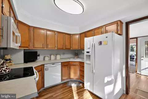 Kitchen - 37 Pinegrove, Clementon, NJ 08021 photo 1 of 3