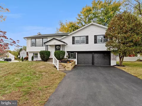 325 Roberts Ct, Somerdale, NJ 08083
