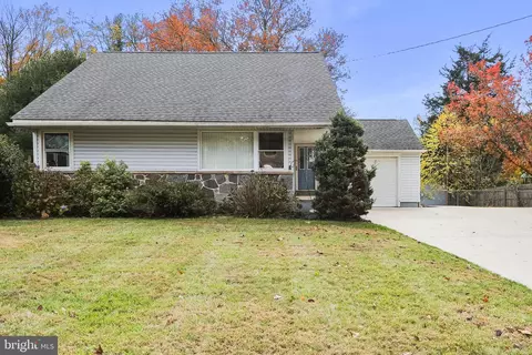 1619 S Bowling Green Dr, Cherry Hill, NJ 08003