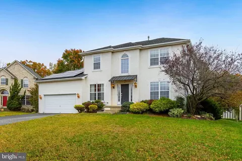 15 Patriot Ct, Sicklerville, NJ 08081