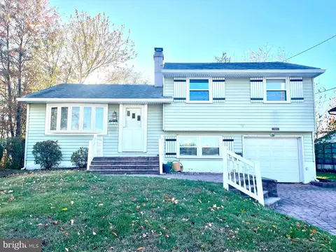 506 Lehigh St, Blackwood, NJ 08012