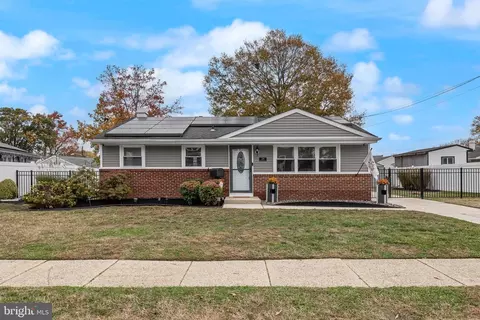29 Devon Ave, Bellmawr, NJ 08031