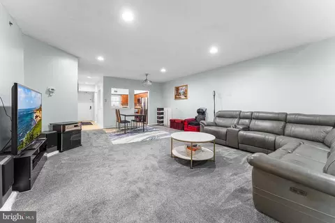 6070 Main St, Voorhees, NJ 08043