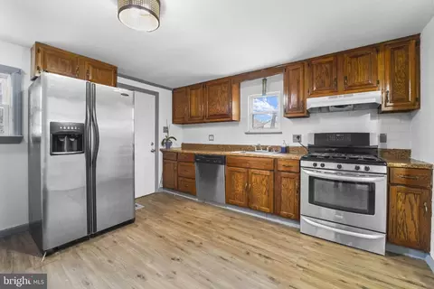 Entry Way - 85 9th Ave, Pine Hill, NJ 08021 photo 6 of 9