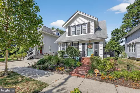 241 E Knight Ave, Collingswood, NJ 08108