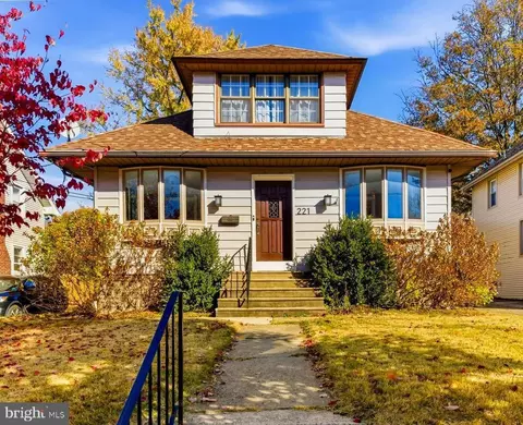 221 Richey Ave, Collingswood, NJ 08107