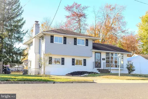 27 Lillian Pl, Glendora, NJ 08029