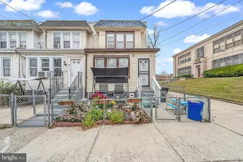 930 N 32nd St, Camden, NJ 08105