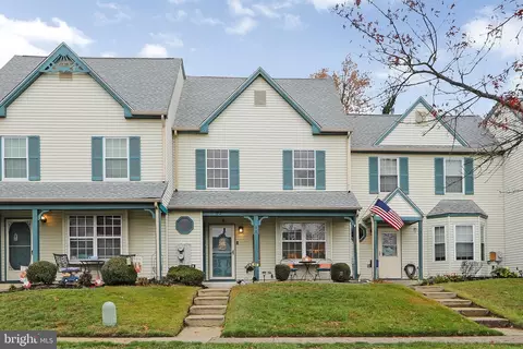 80 Knoll Dr, Blackwood, NJ 08012