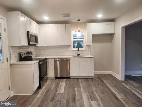 Entry Way - 130 E Clearview Ave, Pine Hill, NJ 08021 photo 4 of 5