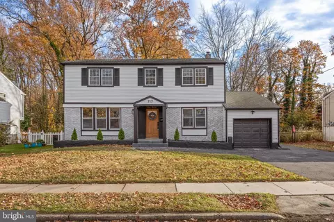 717 Sunset Dr, Somerdale, NJ 08083