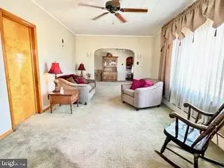 Entry Way - 14 Evesham Rd, Glendora, NJ 08029 photo 2 of 7