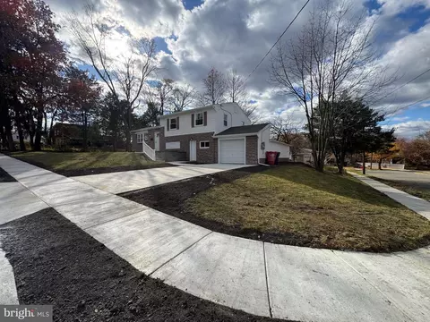 1 Ava Ave, Somerdale, NJ 08083