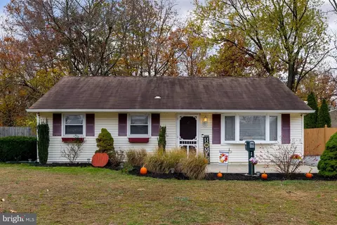 48 S Rose Ln, West Berlin, NJ 08091
