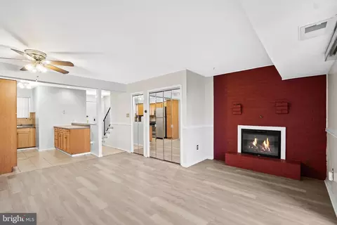 280 La Cascata Tnhs, Clementon, NJ 08021