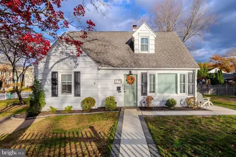 225 Spruce St, Haddonfield, NJ 08033