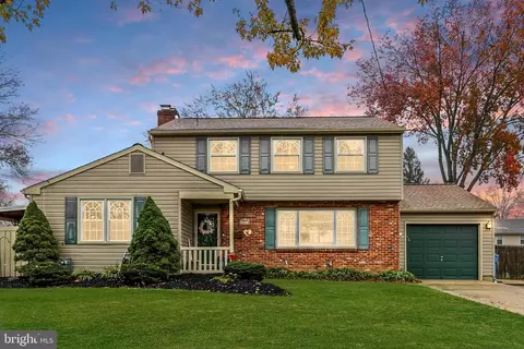 917 Deland Ave, Cherry Hill, NJ 08034