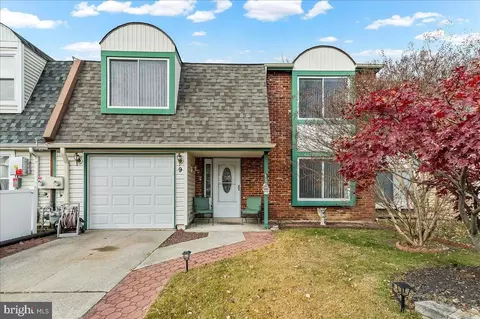 9 Oriole Pl, Clementon, NJ 08021