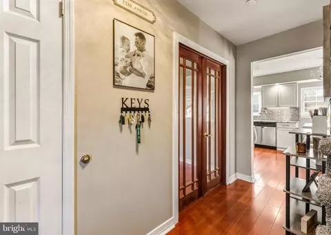 Entry Way - 17 Dunham Loop, Berlin, NJ 08009 photo 1 of 2