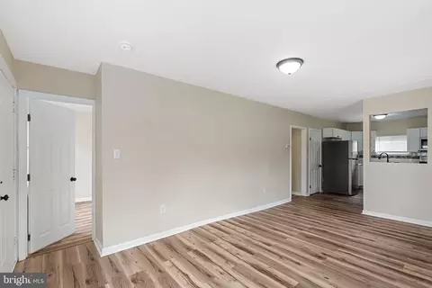 Living - 40 Wilson Rd, Clementon, NJ 08021 photo 4 of 6