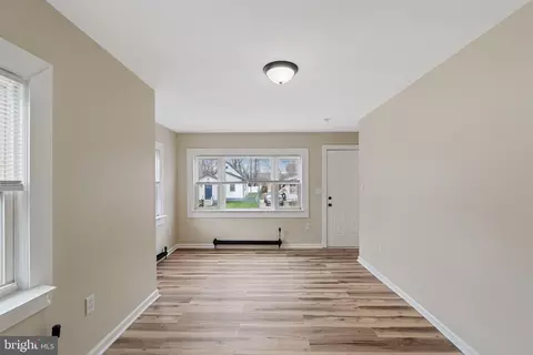 Living - 40 Wilson Rd, Clementon, NJ 08021 photo 6 of 6