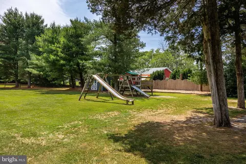 Exterior - 711 S Egg Harbor Rd, Hammonton, NJ 08037 photo 7 of 10
