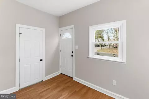Entry Way - 409 Cedar Ave, Lindenwold, NJ 08021 photo 1 of 7