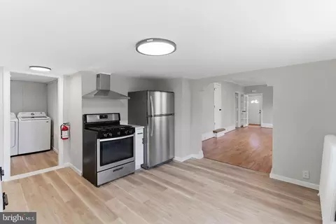 Entry Way - 409 Cedar Ave, Lindenwold, NJ 08021 photo 5 of 7