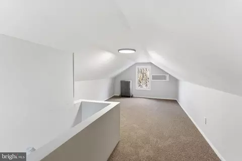 Entry Way - 409 Cedar Ave, Lindenwold, NJ 08021 photo 6 of 7