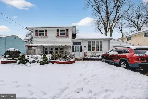 308 Smith Ln, Runnemede, NJ 08078 photo 2