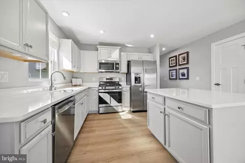 Kitchen - 48 Senators Way, Berlin, NJ 08009 photo 3 of 3