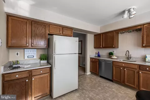 40 Blue Jay Dr, Clementon, NJ 08021 photo 6