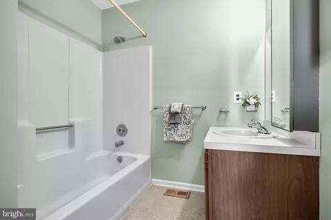 40 Blue Jay Dr, Clementon, NJ 08021 photo 16