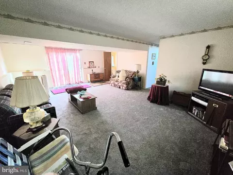 Living - 23 Dunham Loop, Berlin, NJ 08009 photo 3 of 3