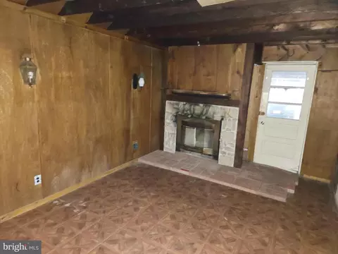 Living - 1001 Wayne Rd, Haddonfield, NJ 08033 photo 8 of 10