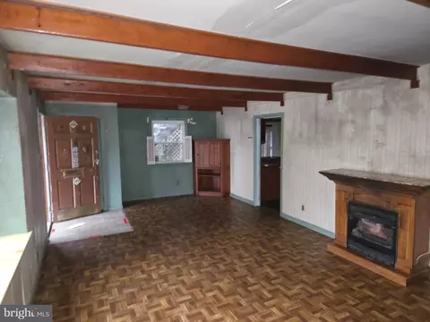 Living - 1001 Wayne Rd, Haddonfield, NJ 08033 photo 5 of 10