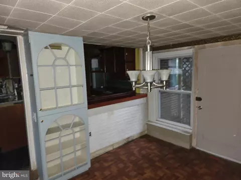 Entry Way - 1001 Wayne Rd, Haddonfield, NJ 08033 photo 2 of 5
