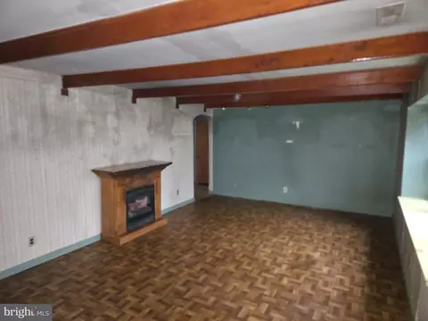 Living - 1001 Wayne Rd, Haddonfield, NJ 08033 photo 1 of 10